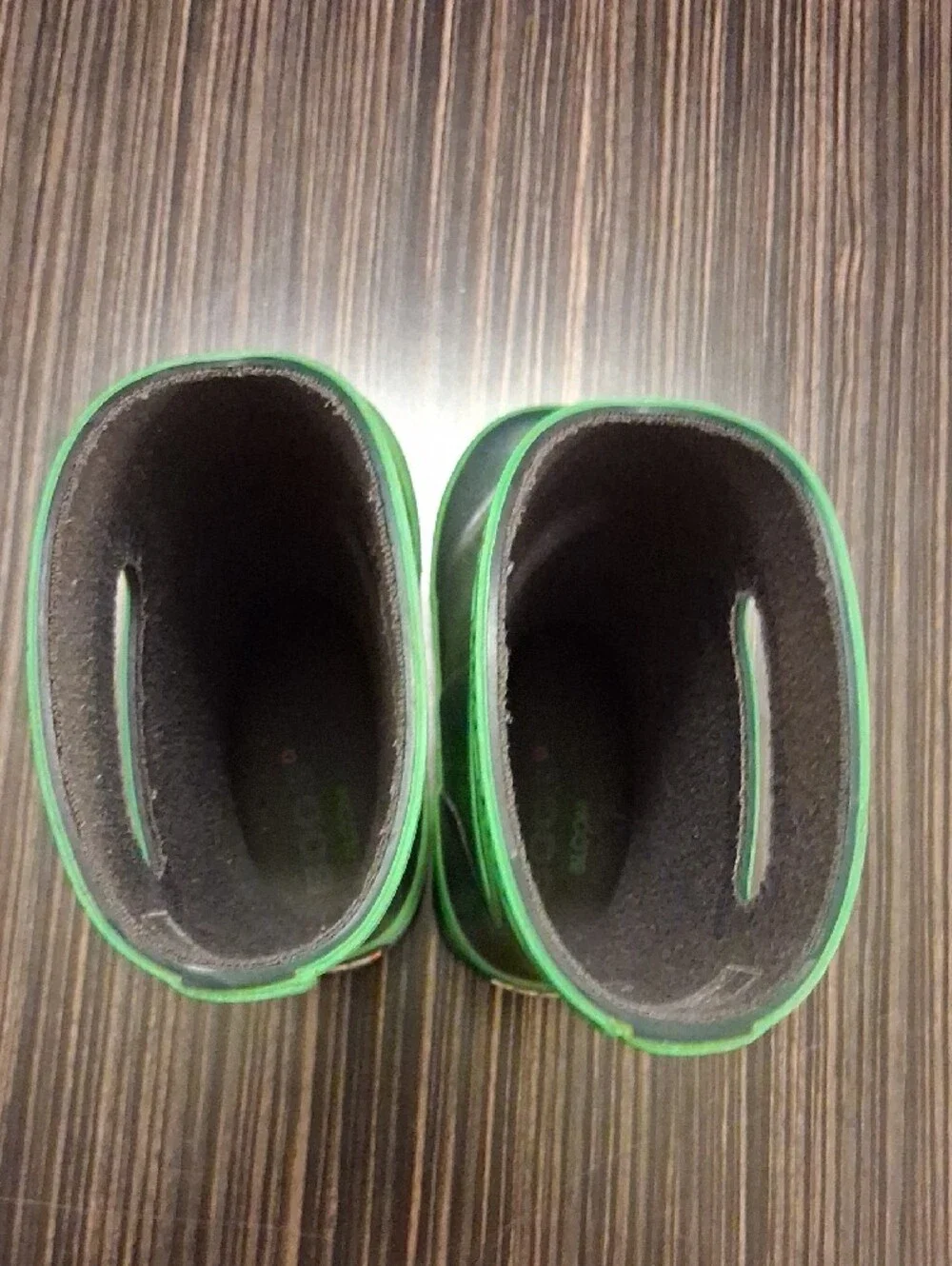 Bogs Kids Green Rubber Rain Boots with Lime Trim